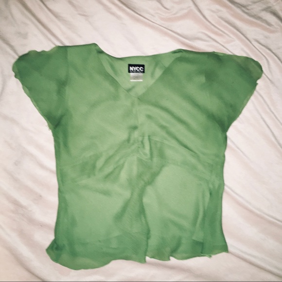 Two Springtime Blouses (Bundle) 🌹 - Picture 2 of 3